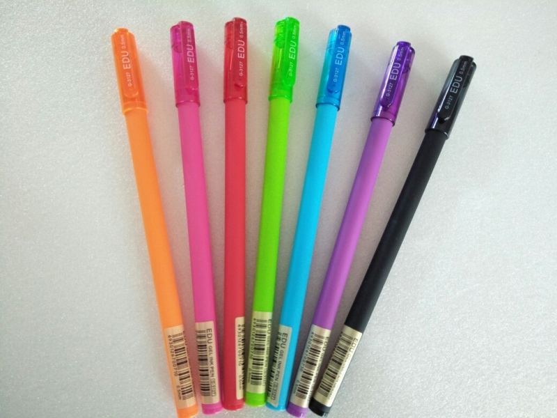 ปากกาเจลสี EDU Gel Ink Pen G-3127 ด้ามคละสี 0.5mm