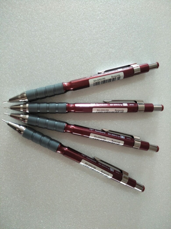 ดินสอกด Tombow SH-300Grip 0.5 mm.SH-GR31R5 Brurgundy สีแดงเข้ม