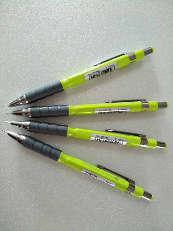 ดินสอกด Tombow SH-300Grip 0.5 mm.SH-GR51R5 Lemon Yellow สีเขียวอ่อน