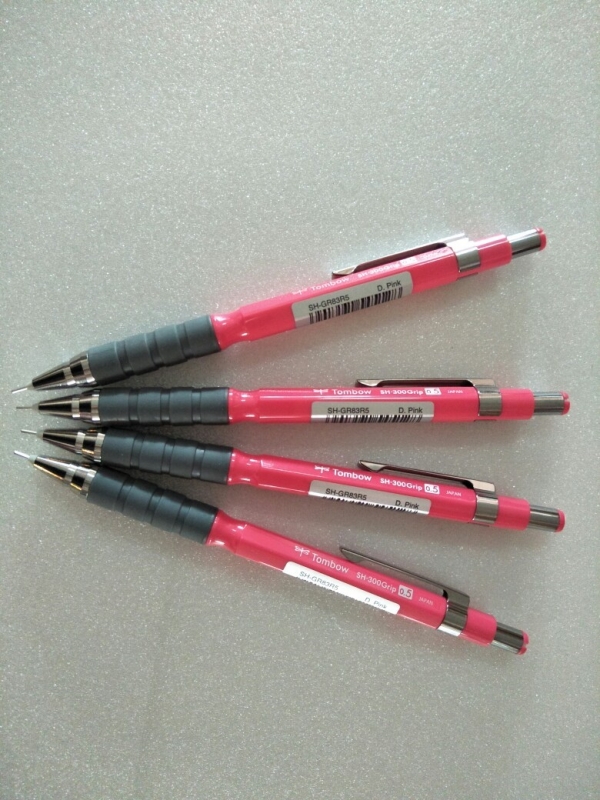 ดินสอกด Tombow SH-300Grip 0.5 mm.SH-GR83R5 Dark Pink สีชมพูเข้ม