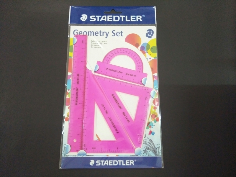 ชุดเรขาคณิตพลาสติก STAEDTLER บรรจุุ 4 ชิ้น สีชมพูนีออน No.WP4N-20